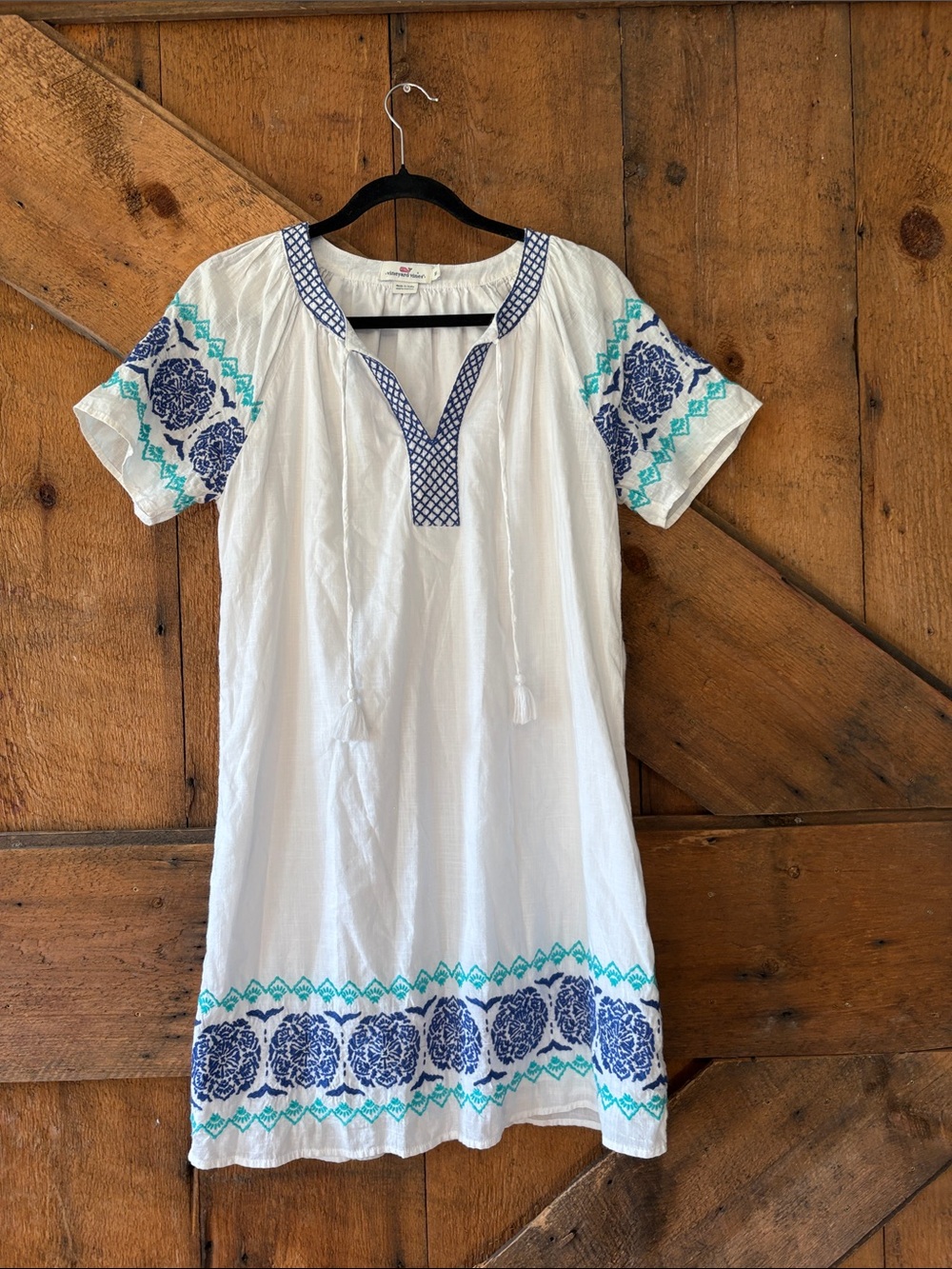 Vineyard Vines White Shift Dress with Blue & Teal Embroidery